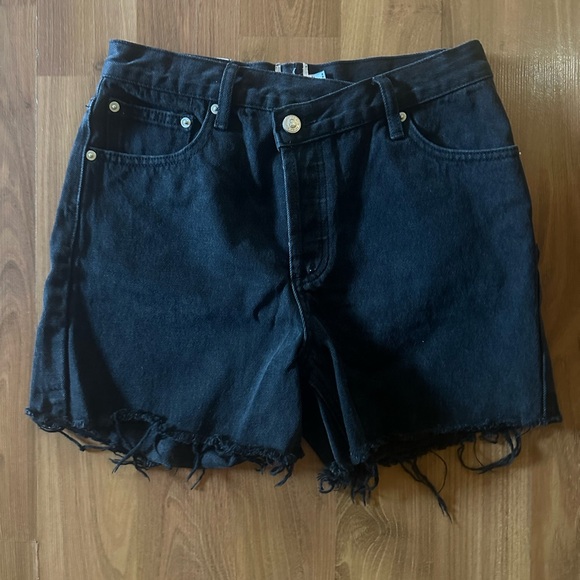 Forever 21 Pants - NWOT Forever 21 cutoff black Jean shorts size 4